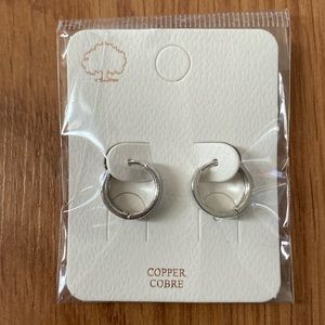 ❤️ Danity Silver Tone Mini Hoop Earrings NWT